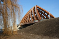 Houten brug Akkerwinde te Sneek van OAK (foto: Bart van Hoek)