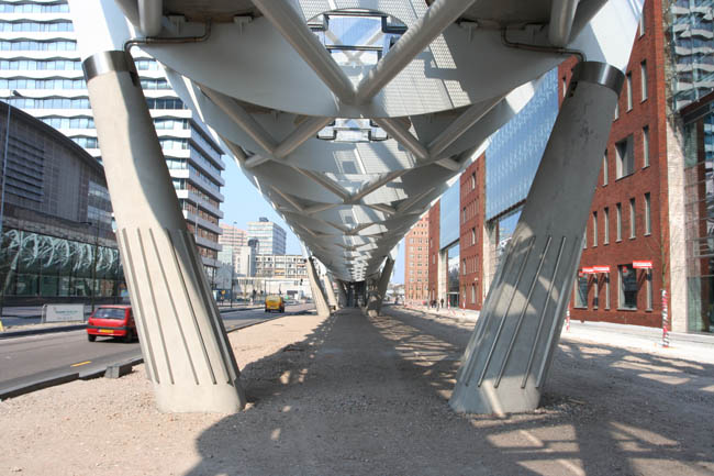 Station en viaduct Randstadrail, Den Haag, Zwarts en Jansma architects